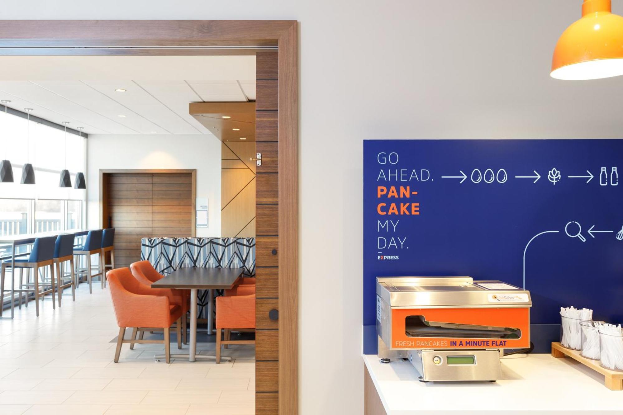 Holiday Inn Express Portland South - Lake Oswego By Ihg Exterior photo