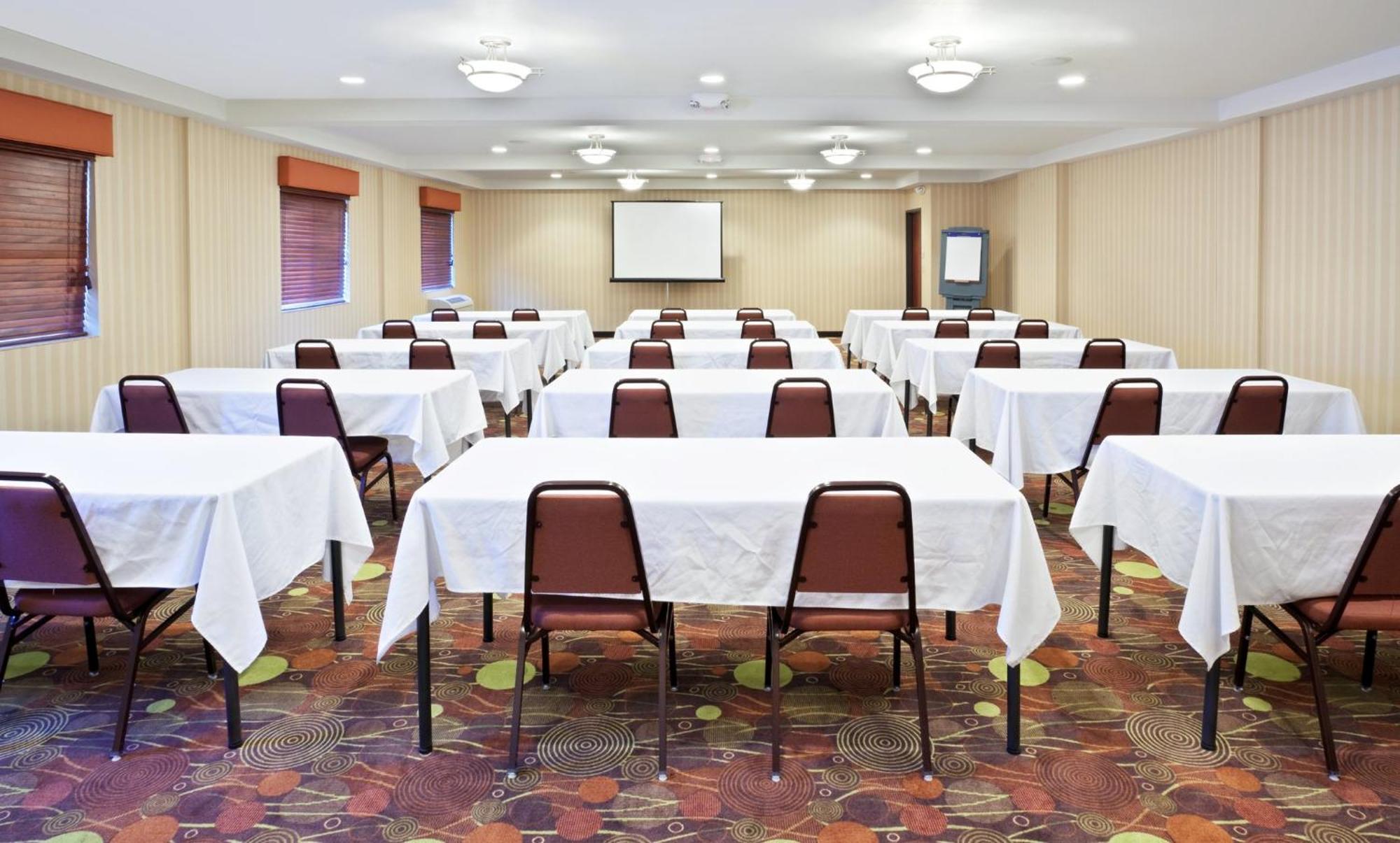 Holiday Inn Express Portland South - Lake Oswego By Ihg Exterior photo