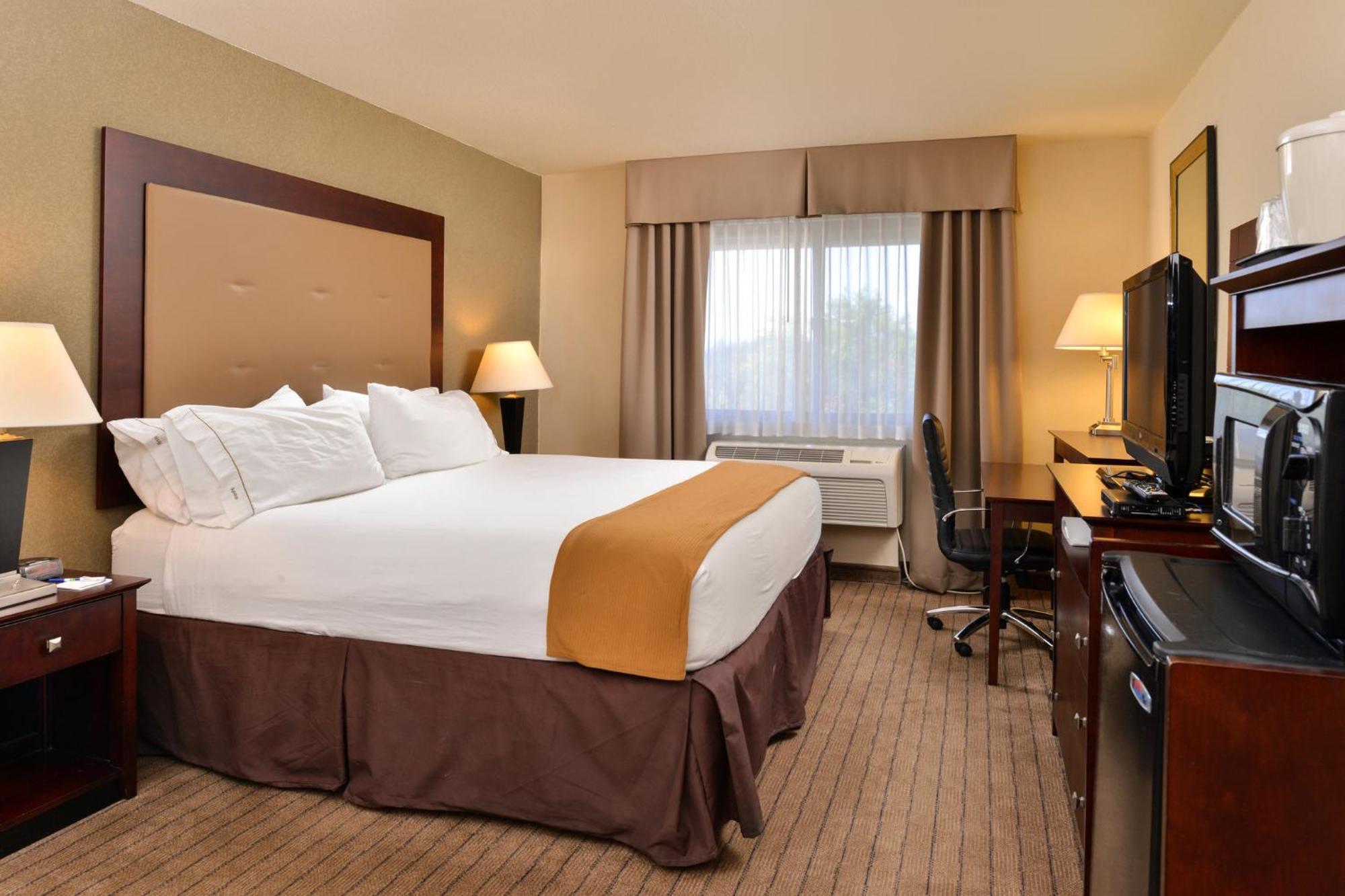Holiday Inn Express Portland South - Lake Oswego By Ihg Exterior photo