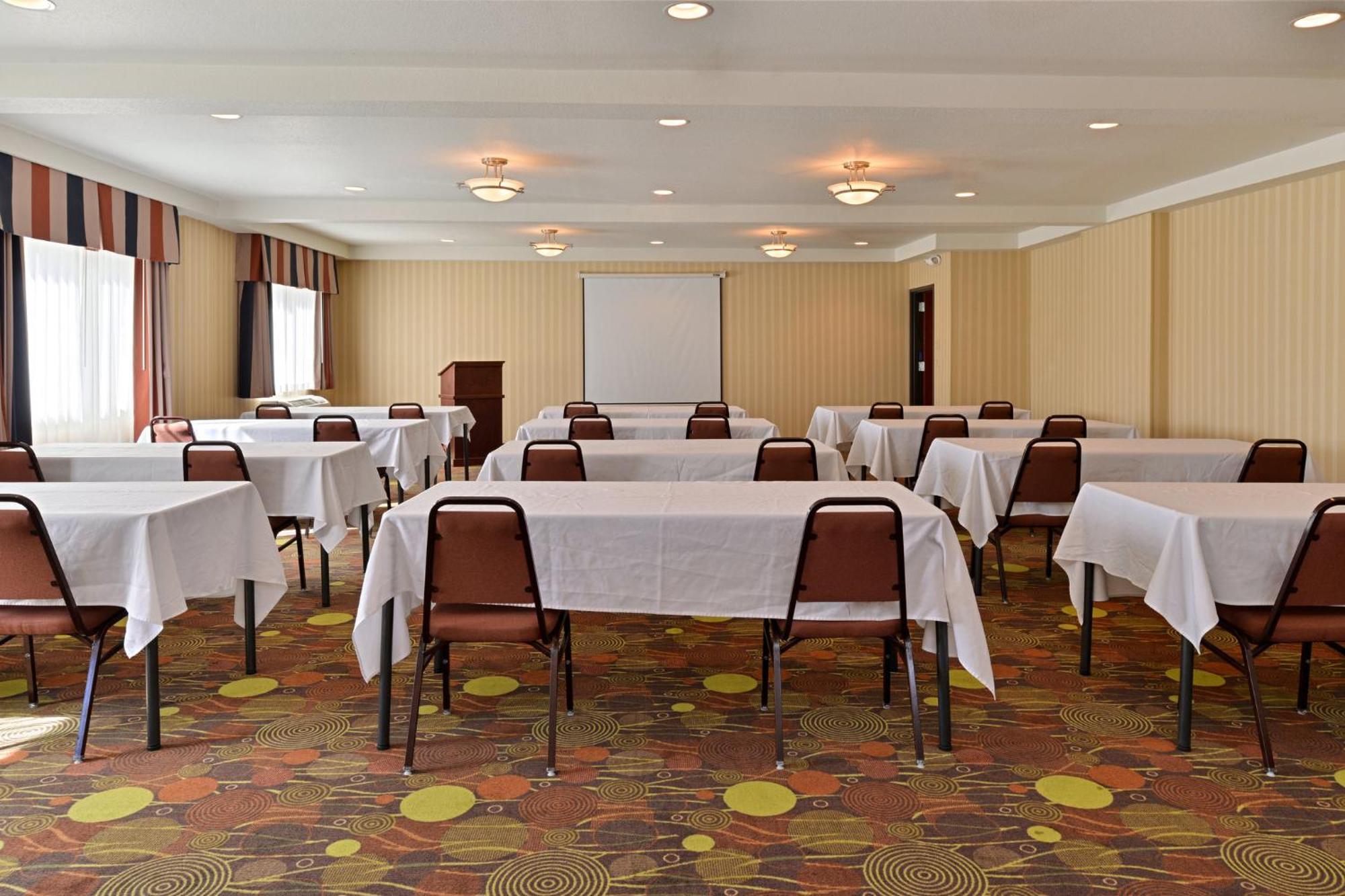 Holiday Inn Express Portland South - Lake Oswego By Ihg Exterior photo