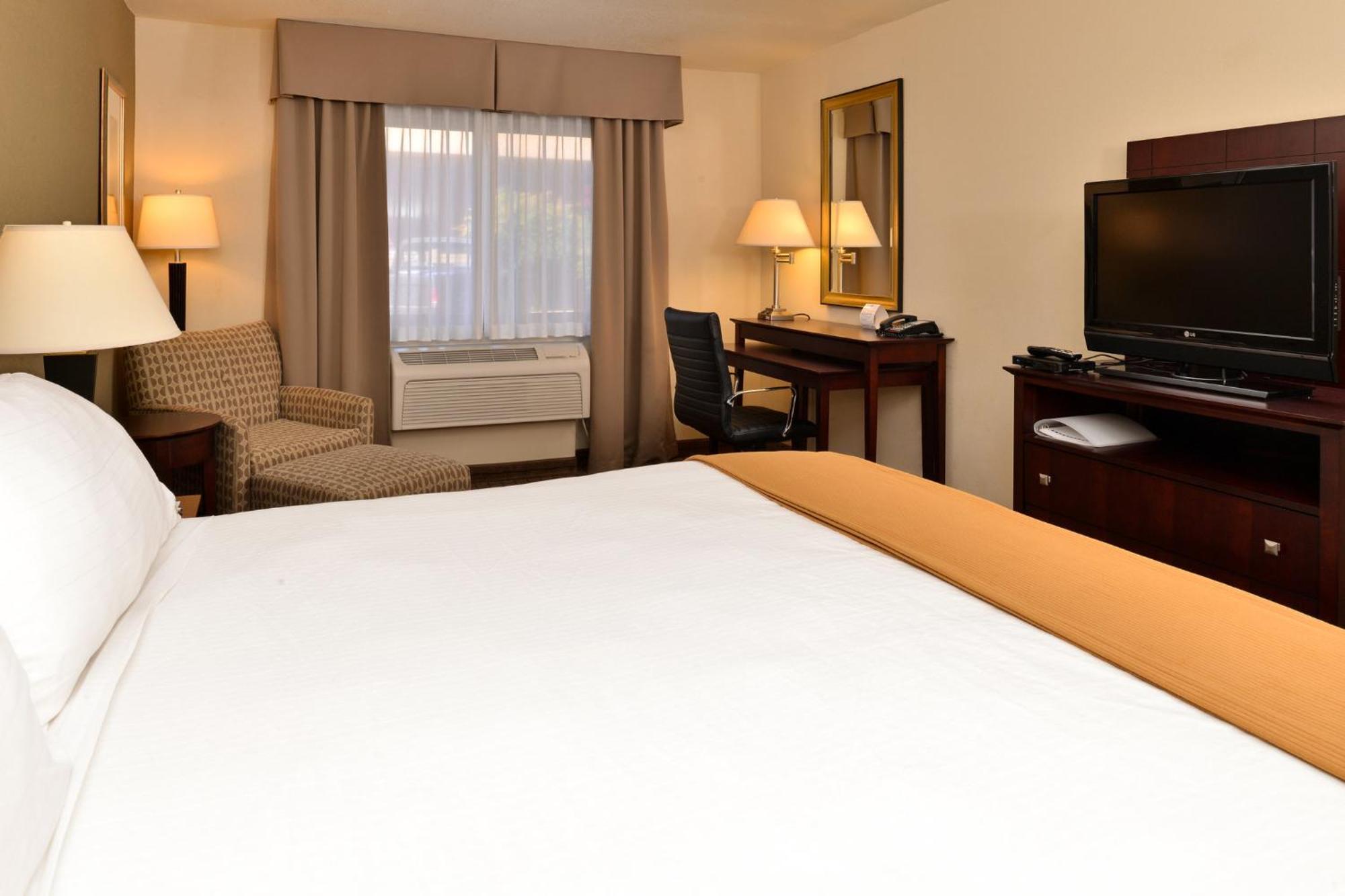 Holiday Inn Express Portland South - Lake Oswego By Ihg Exterior photo