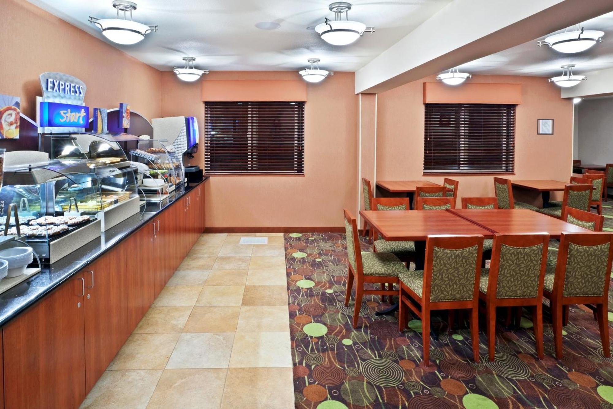 Holiday Inn Express Portland South - Lake Oswego By Ihg Exterior photo