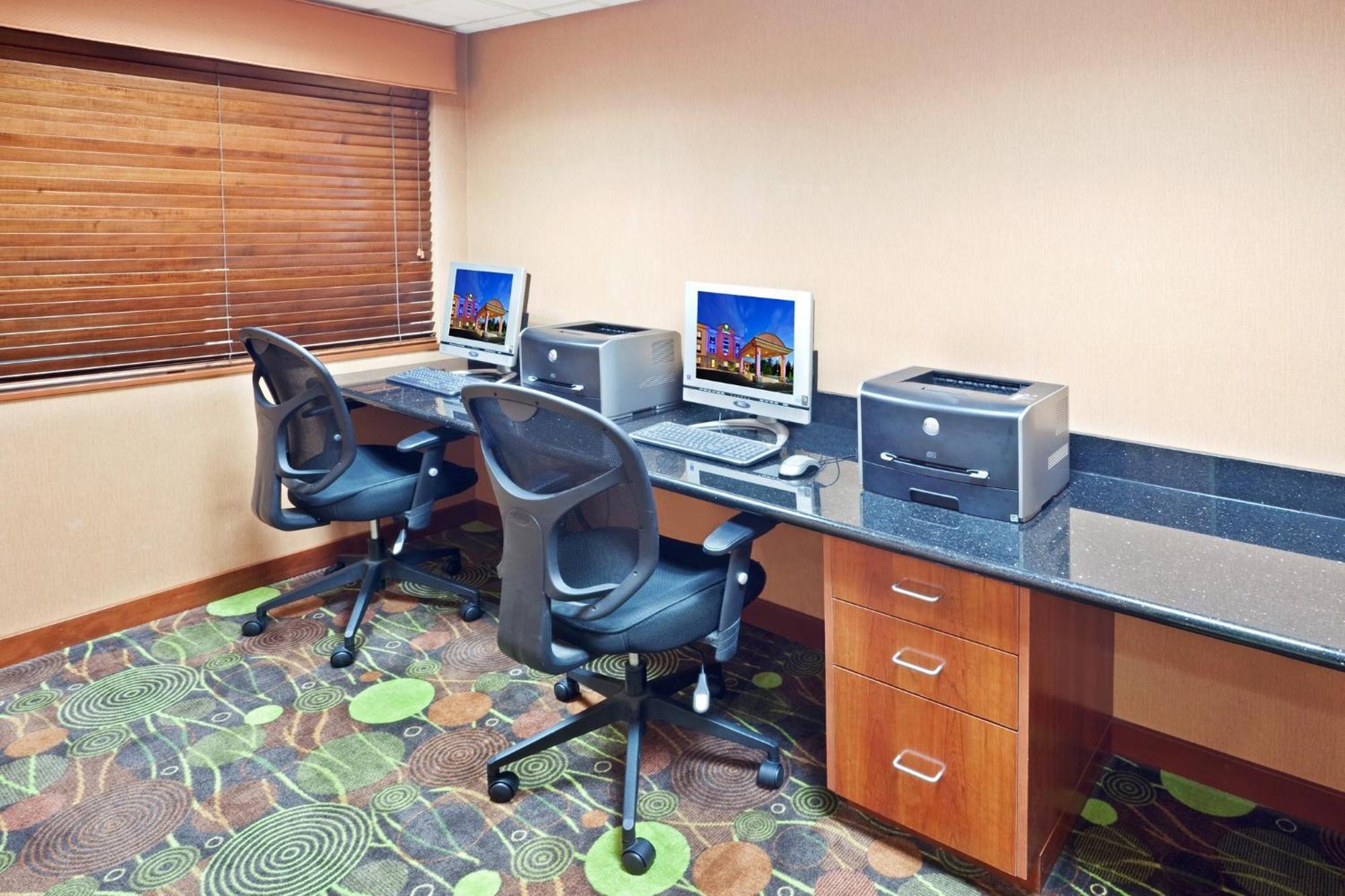 Holiday Inn Express Portland South - Lake Oswego By Ihg Exterior photo